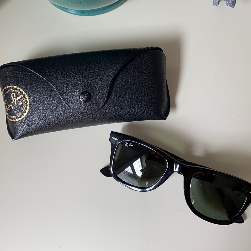 Ray-Ban Wayfarers with case